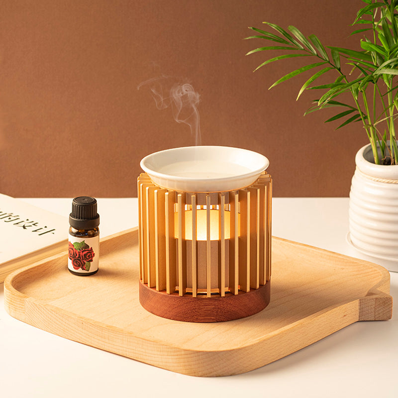 Aromatic oil burner, The vertical rods capture the candlelight just right to set the ideal mood for a perfect evening.