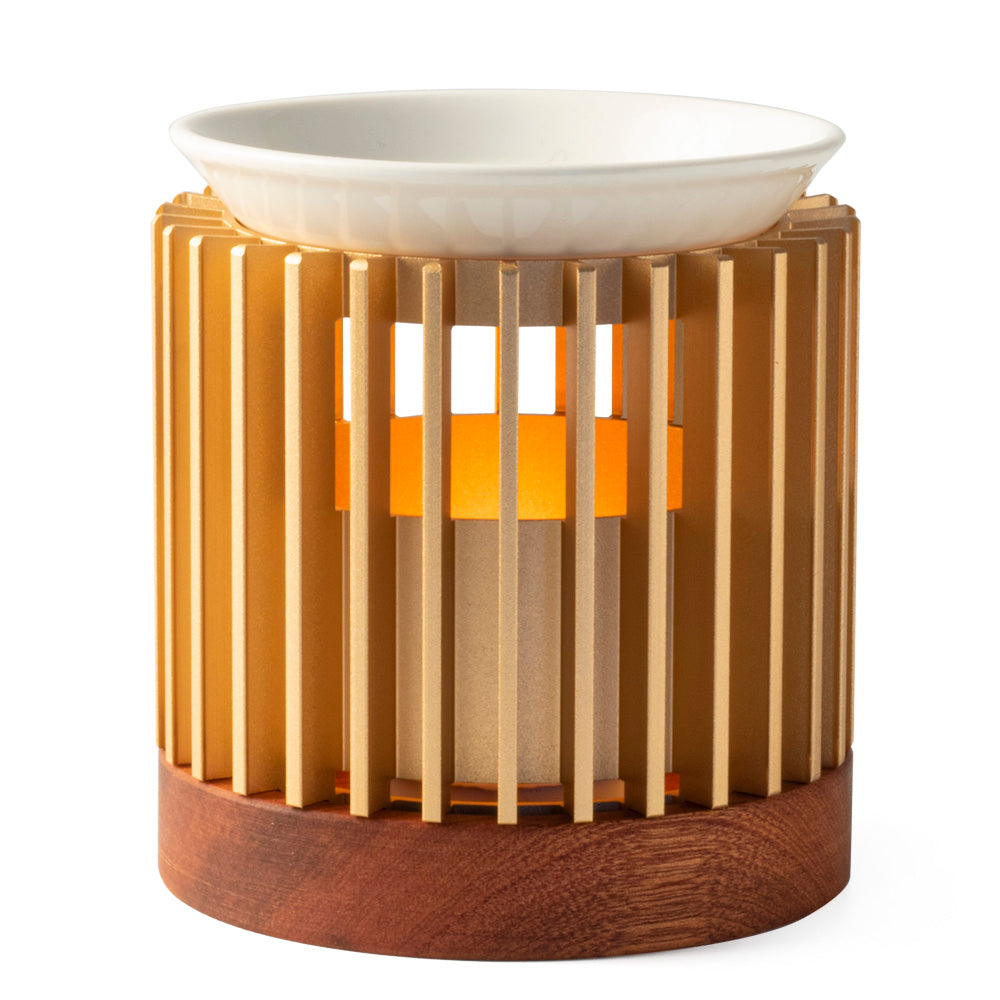 Aromatic oil burner, The vertical rods capture the candlelight just right to set the ideal mood for a perfect evening.